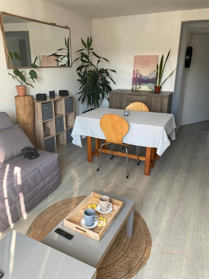 Grand F2 Au Calme Centre De Village Dampierre-les-Bois Екстер'єр фото